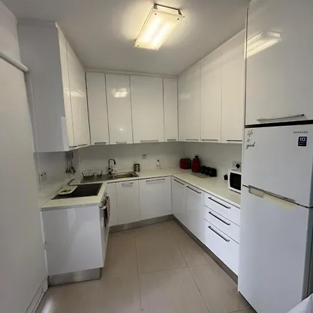 Modern 2br 70m From Finikoudes 拉纳卡