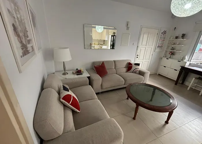 Modern 2br 70m From Finikoudes *