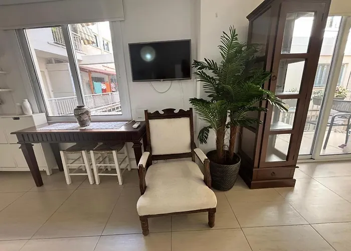 Apartmán Modern 2br 70m From Finikoudes Larnaca